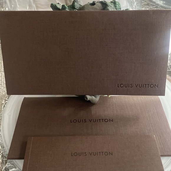 LOUIS VUITTON Stationary! - Picture 3 of 3